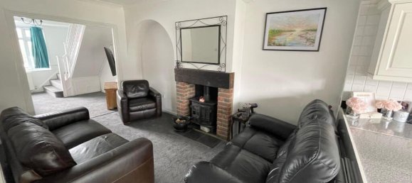 3 bedrooms House in Dartford, United Kingdom No. 10692 5