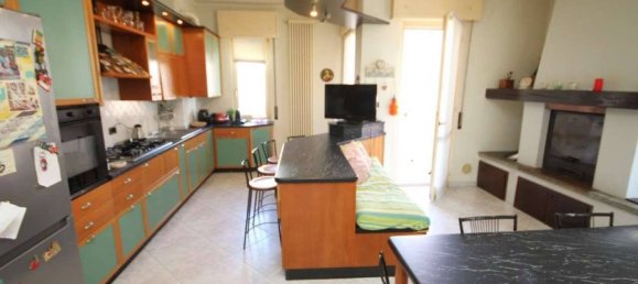 3 bedrooms Apartment in Vigevano, Italy No. 313401 15