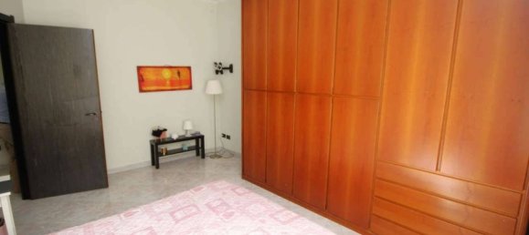3 bedrooms Apartment in Vigevano, Italy No. 313401 2