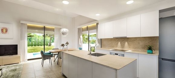 3 Schlafzimmer Villa in Golf Bahia, Spain, Nr. 7254 4