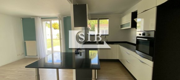 4 bedrooms House in La Ville-du-Bois, France No. 351828 4