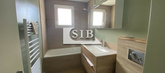 4 bedrooms House in La Ville-du-Bois, France No. 351828 10