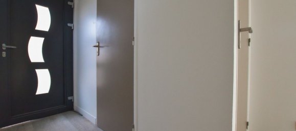 3 bedrooms House in Nanterre, France No. 187683 16