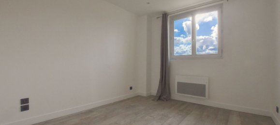 3 bedrooms House in Nanterre, France No. 187683 10