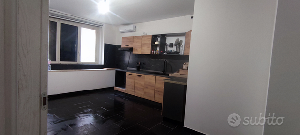 Oficina de 4 habitaciónes en Rome, Italy No. 281568