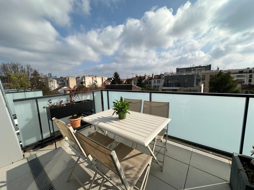 3 Schlafzimmer Wohnung in Suresnes, France, Nr. 134564