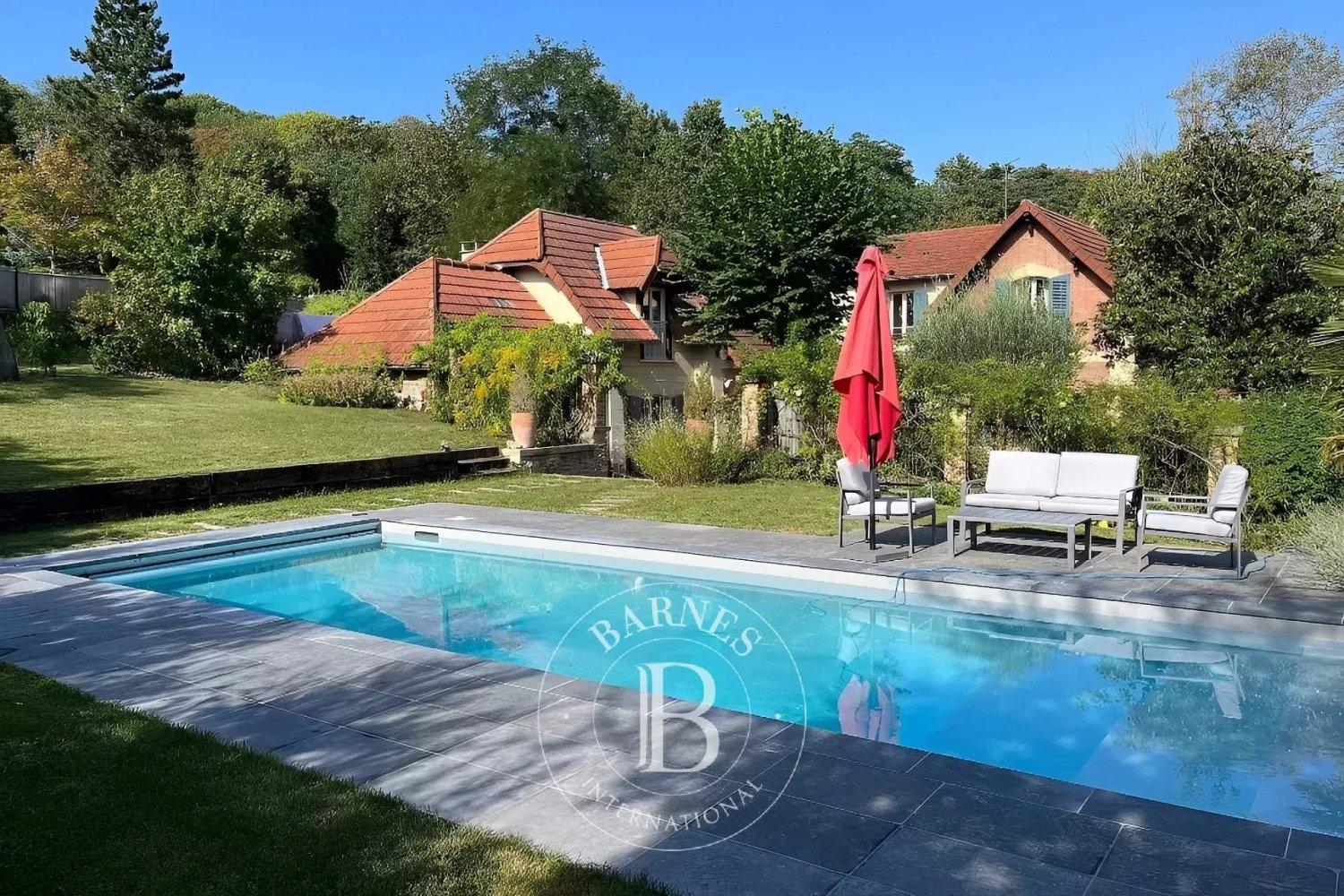 6 chambres Maison à Louveciennes, France No. 138619