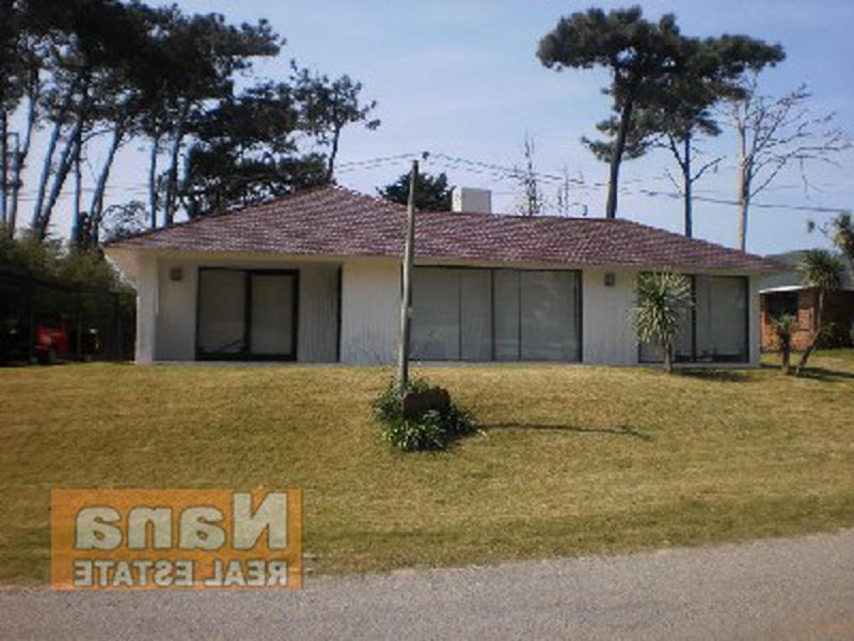 Дом с 3 спальнями в Мальдонадо, Уругвай № 8086