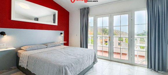 4 bedrooms House in Adeje, Spain No. 21215 18