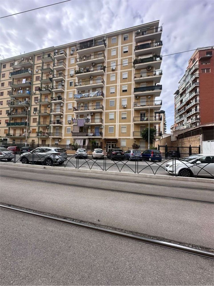 4 chambres Appartement à Palermo, Italy No. 315481