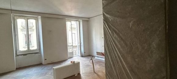 3 bedrooms Apartment in Turin, Italy No. 67285 24