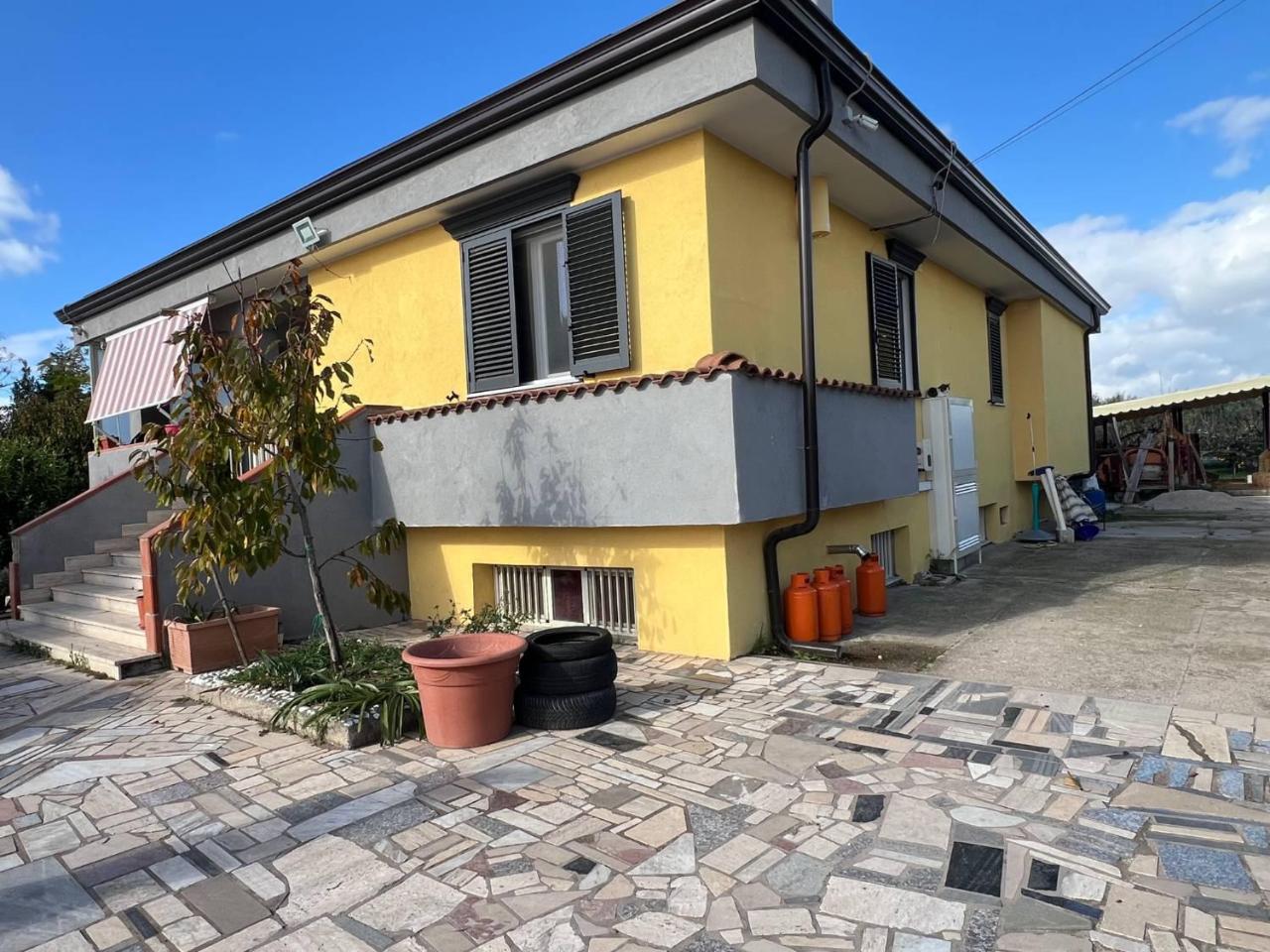 6-Zimmer Villa in Battipaglia, Italy, Nr. 26069