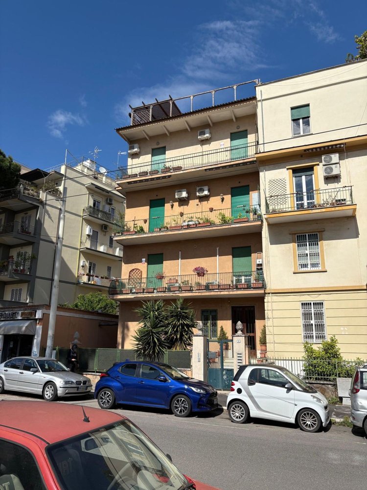 3 bedrooms Apartment in Rome, Italy No. 316689