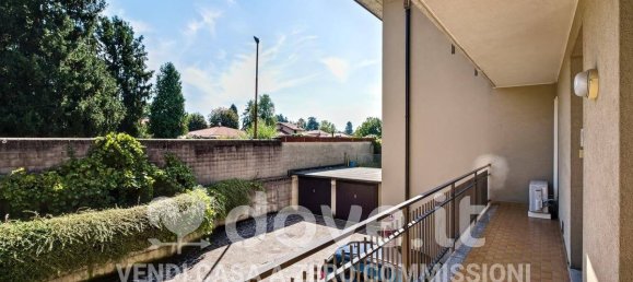 Apartamento de 3 dormitorios en Rovellasca, Italy No. 374666 33