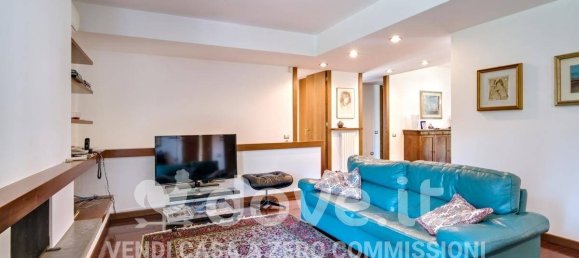 Apartamento de 3 dormitorios en Rovellasca, Italy No. 374666 3
