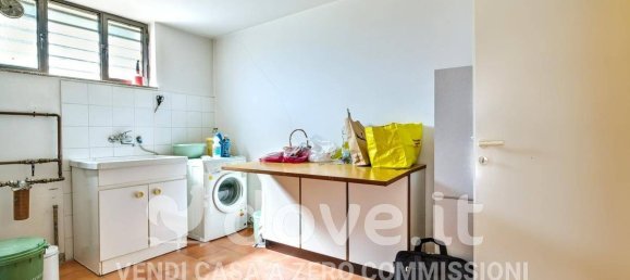 Apartamento de 3 dormitorios en Rovellasca, Italy No. 374666 24