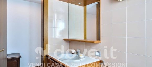 Apartamento de 3 dormitorios en Rovellasca, Italy No. 374666 15