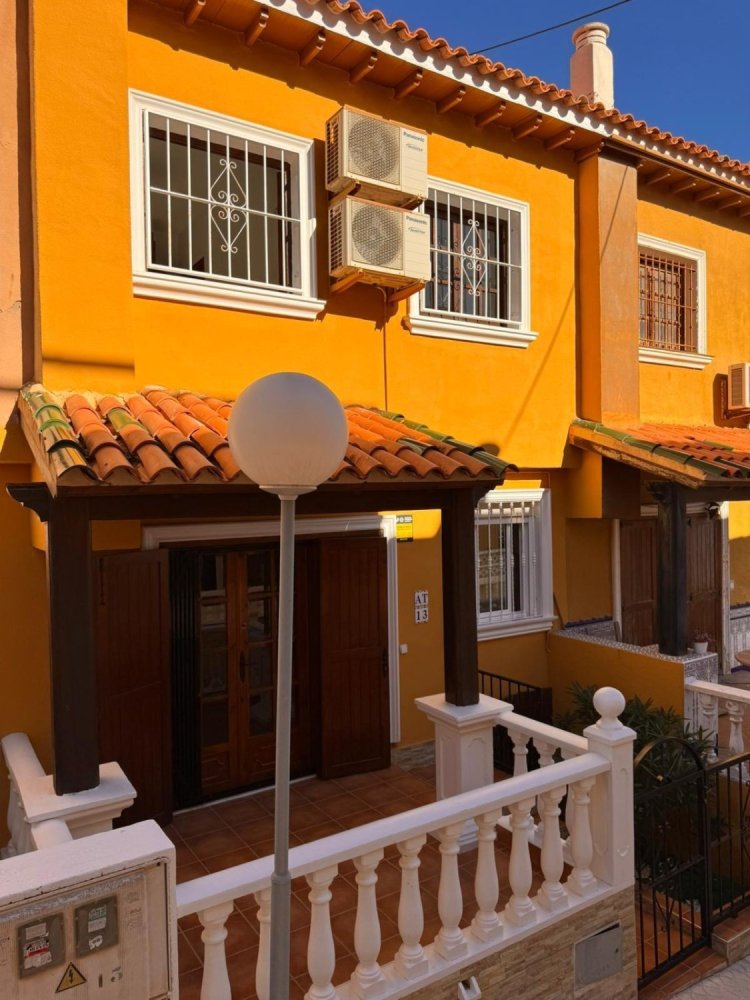 2 dormitorios bungalow en venta en Torrevieja, Alicante, Comunidad Valenciana, Spain № 364957