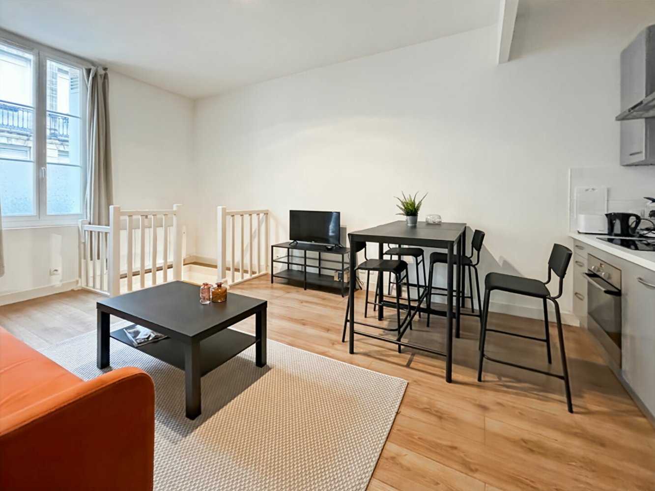 Apartamento de 1 dormitorio en Bordeaux, France No. 109679