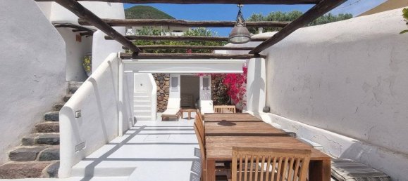 Villa de 4 dormitorios en Leni, Italy No. 151177 5