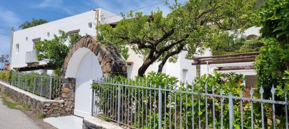 Villa de 4 dormitorios en Leni, Italy No. 151177 38