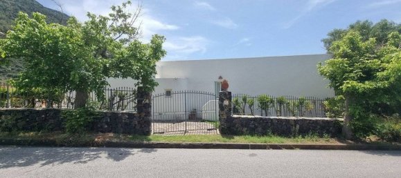 Villa de 4 dormitorios en Leni, Italy No. 151177 34