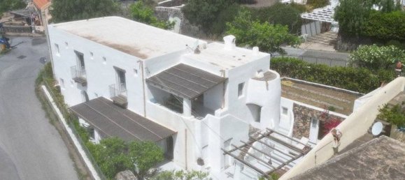 Villa de 4 dormitorios en Leni, Italy No. 151177 42