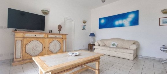 Villa de 4 dormitorios en Leni, Italy No. 151177 48