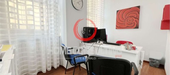 3-salle Appartement à Vimercate, Italy No. 2712 11