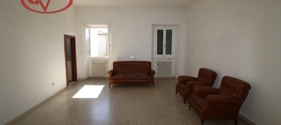4 rooms Apartment in Terranuova Bracciolini, Italy No. 228177 2