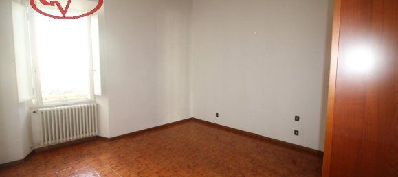 4 rooms Apartment in Terranuova Bracciolini, Italy No. 228177 12