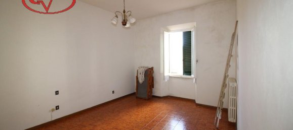 4 rooms Apartment in Terranuova Bracciolini, Italy No. 228177 8