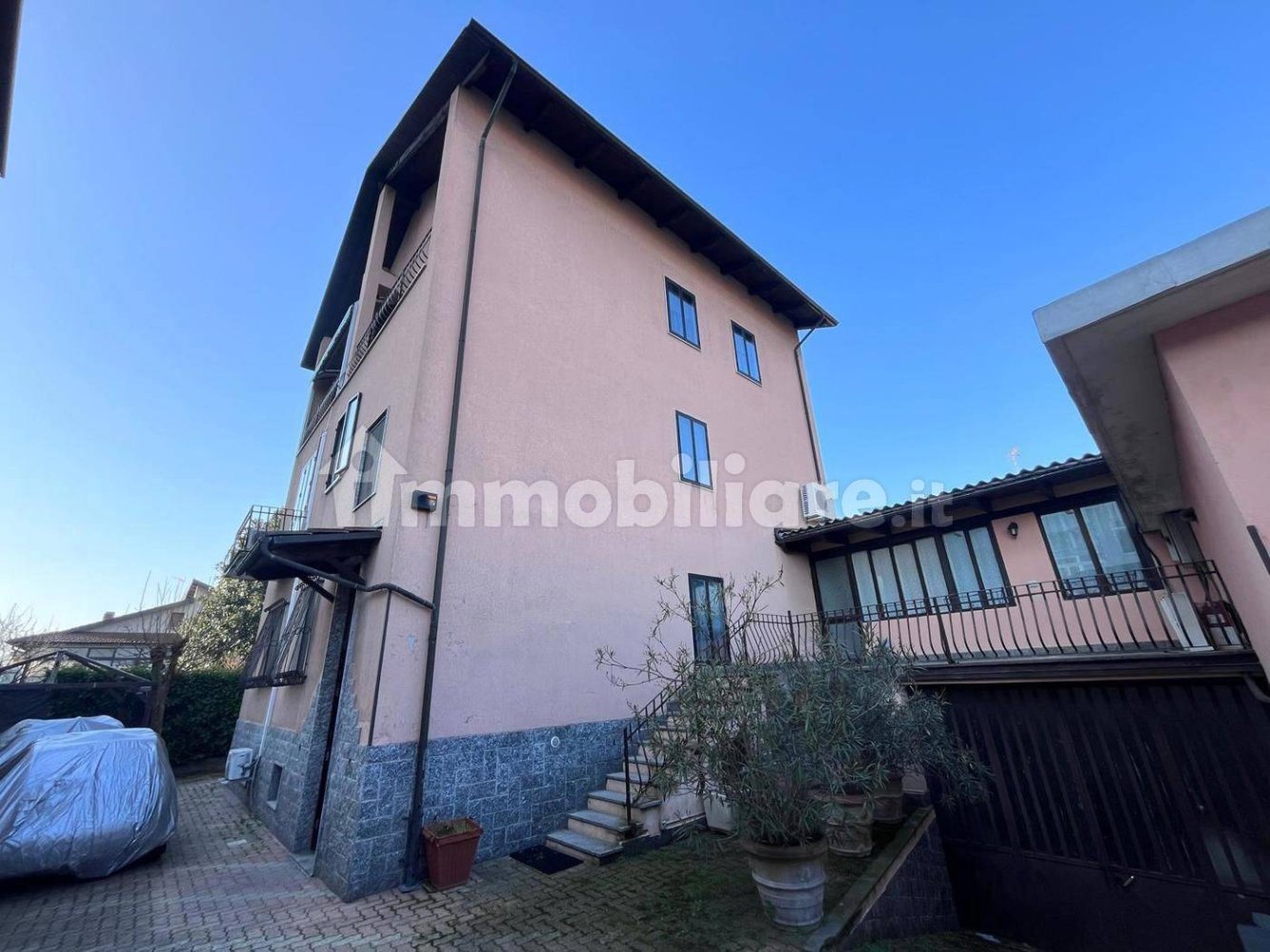 Apartamento de 2 dormitorios en Turin, Italy No. 276548