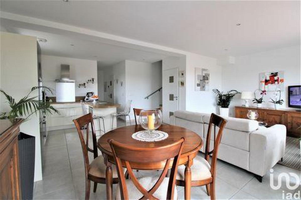 3 Schlafzimmer Haus in Cuers, France, Nr. 4023