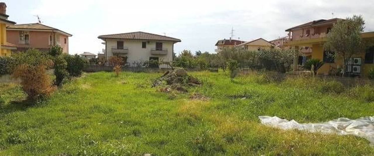  قطعة أرض في Montepaone, Italy 880متر مربع رقم 174865