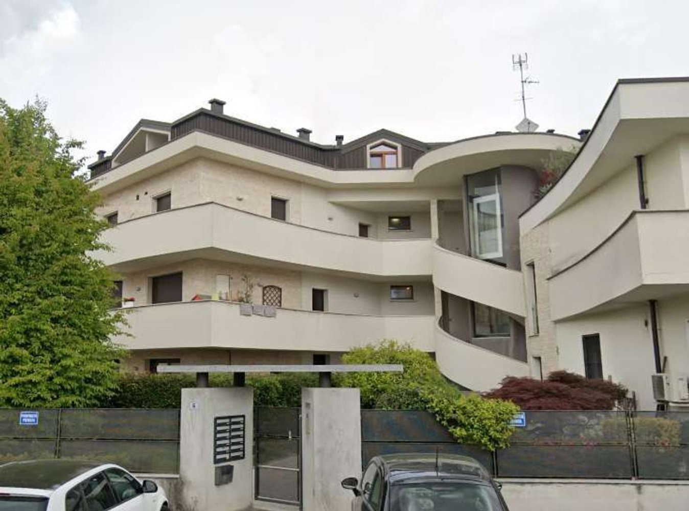 3-salle Appartement à Giussano, Italy No. 182416