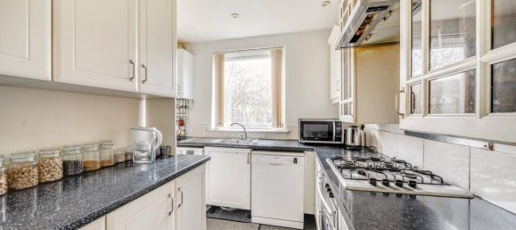 3 bedrooms House in Whetstone, United Kingdom No. 6718 6