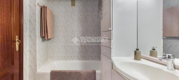 3 bedrooms Apartment in Madrid, Spain No. 159449 16