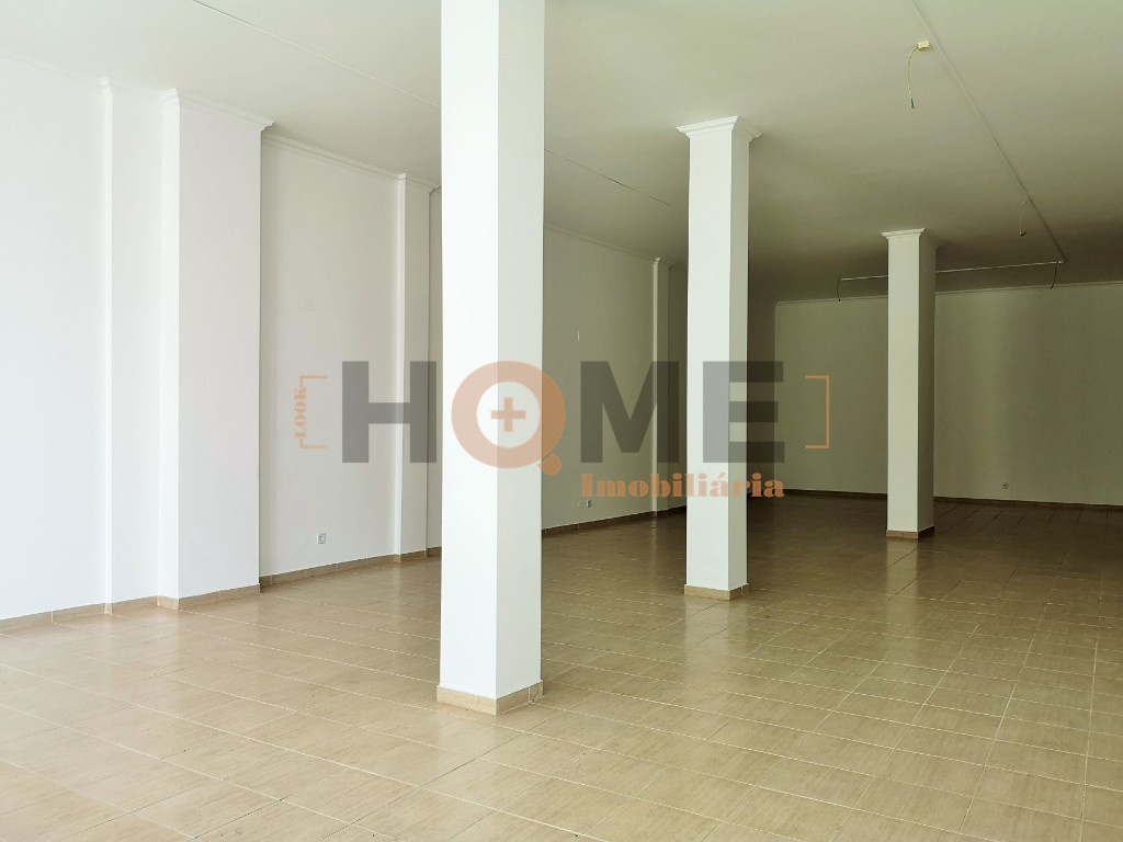 Коммерческая недвижимость 110м² в Алмейрин, Португалия № 63044