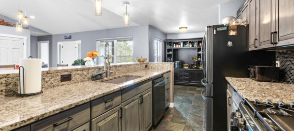 Propiedad comercial de 4 dormitorios en Gypsum, USA No. 560284 28