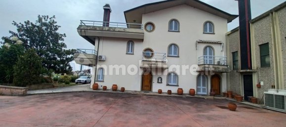 Склад 4430м² в Ларчано, Италия № 178845 16