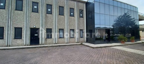 Склад 4430м² в Ларчано, Италия № 178845 5