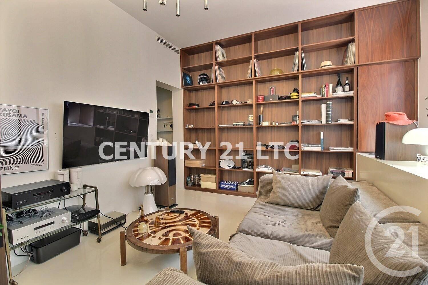 Квартира с 2 спальнями в Шарантон-лё-Пон, Франция № 176631