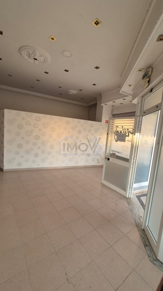 Коммерческая недвижимость 50м² в Энтронкаменту, Португалия № 222827
