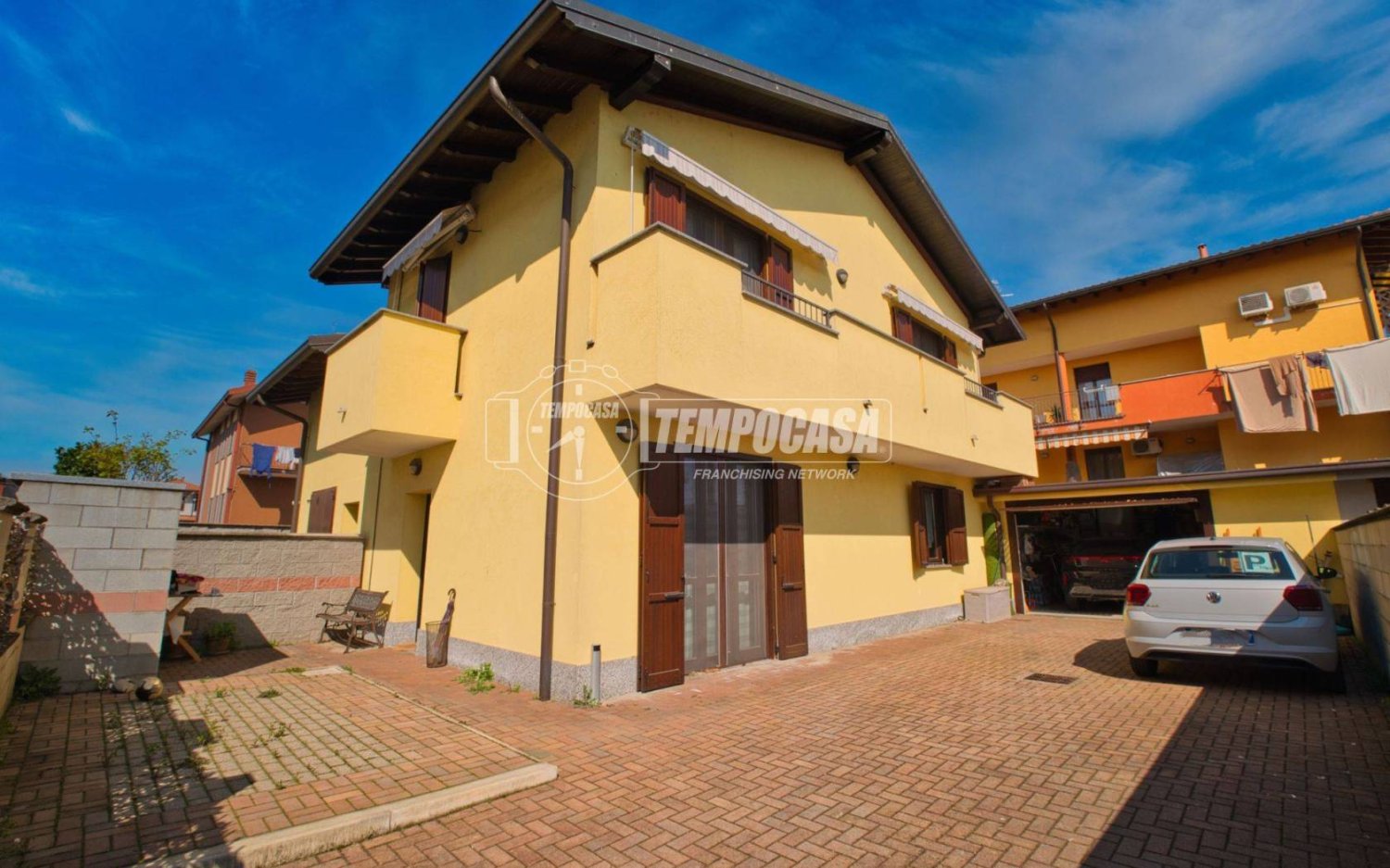 3 bedrooms Villa in Romentino, Italy No. 221275