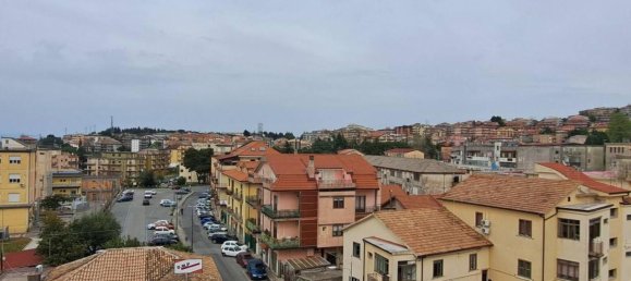 8 rooms Apartment in Vibo Valentia, Italy No. 74209 6