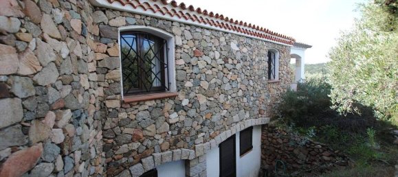 Villa de 9 dormitorios en Arzachena, Italy No. 273990 3