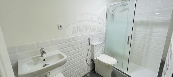 2 bedrooms Apartment in Lisbon, Portugal No. 12864 7