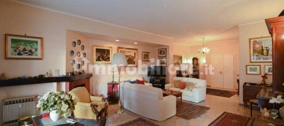 4 bedrooms Apartment in Rome, Italy No. 276565 16