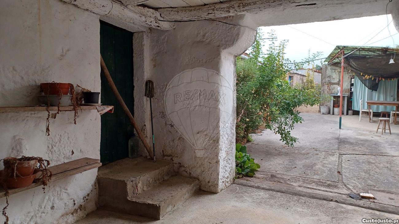 Дом с 4 спальнями в Канелаш, Португалия № 28152